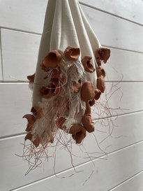 Il pane, ma anche le rose