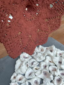 Il pane, ma anche le rose